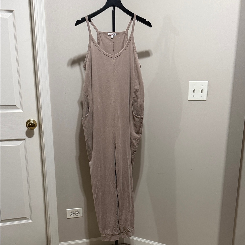 Sundry Jumpsuit in Tan: M